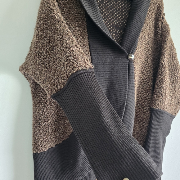 St. John Cozy Brown Knit Sweater L - Picture 4 of 9
